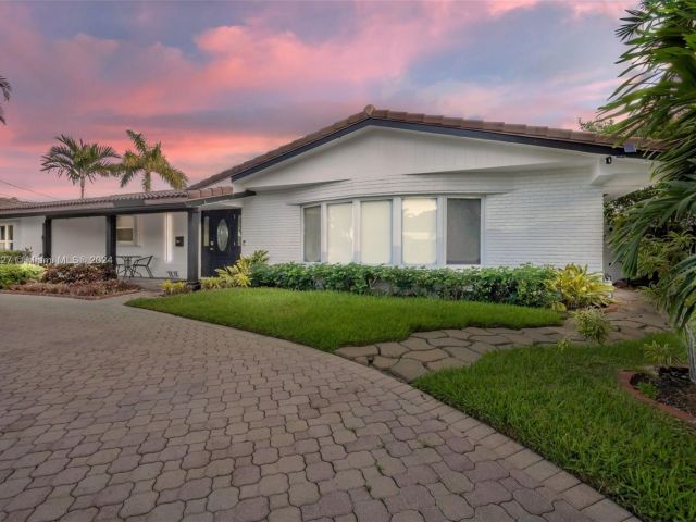 Home for rent at 5830 NE 14th Rd - photo 5568264