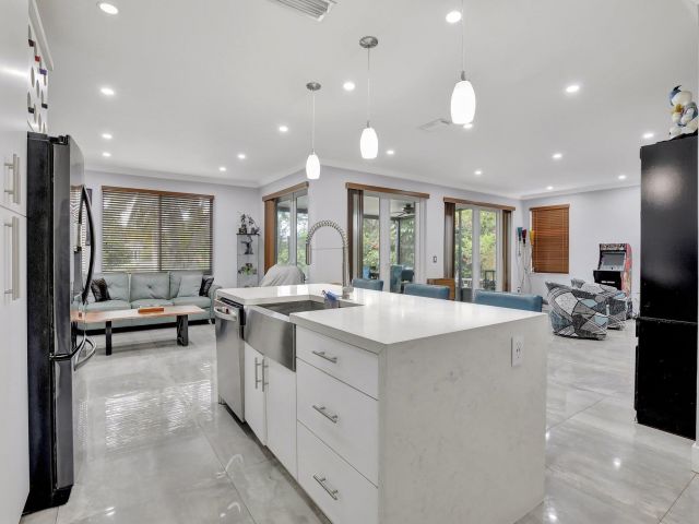 Home for sale at 325 NW 153rd Avenue - photo 5883943