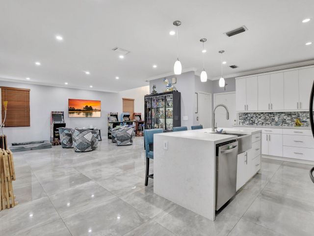 Home for sale at 325 NW 153rd Avenue - photo 5883944