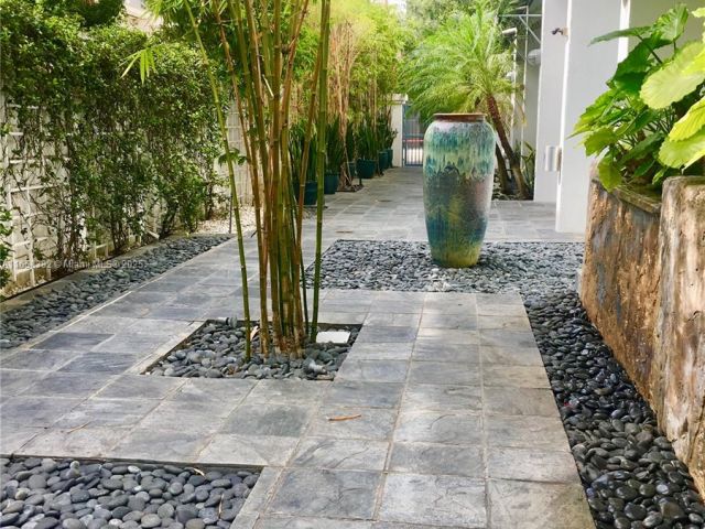 Apartment for sale  Unit #204 - photo 6095565