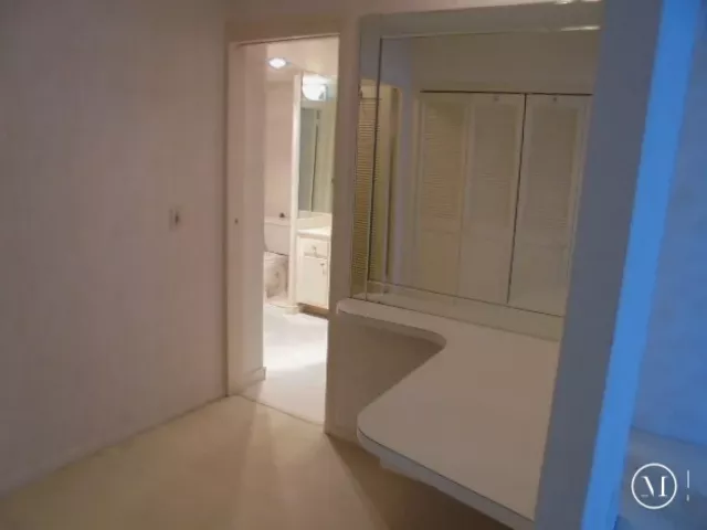 2-bedroom condo for rent in Miami - 495 Brickell Ave 4902 - MondialRealty