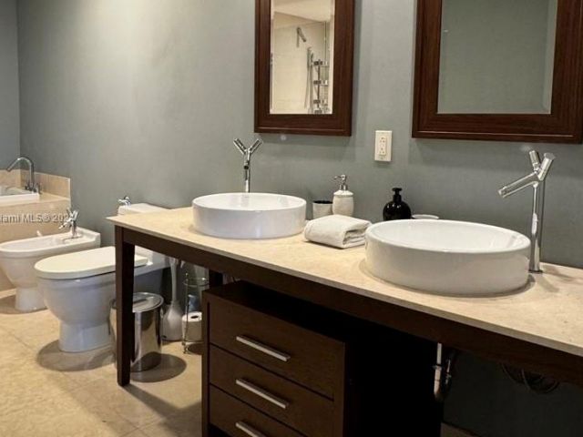 Apartment for rent  Unit #4902 - photo 5614791