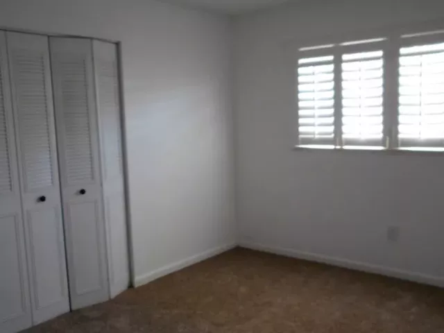1-bedroom condo for sale in Hollywood - 3801 S Ocean Dr 12M - MondialRealty