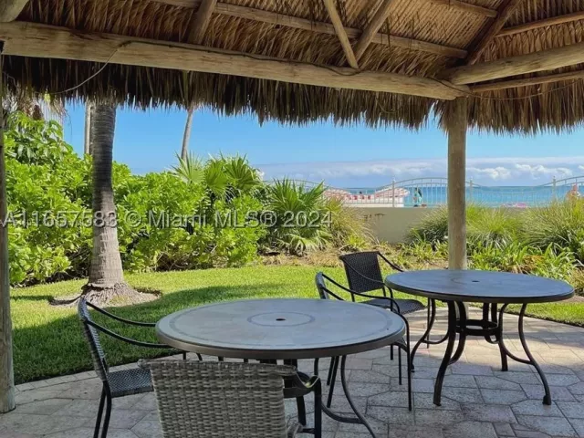 1-bedroom condo for sale in Hollywood - 3801 S Ocean Dr 12M - MondialRealty