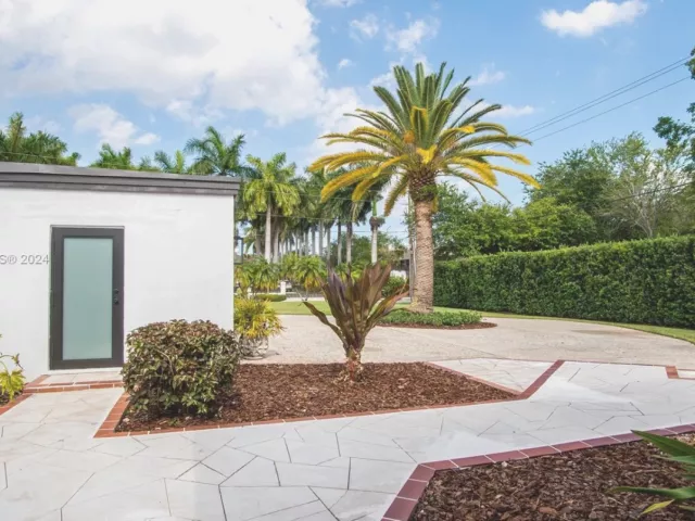 Home for sale at 4020 SW 129th Ave - photo 5831687