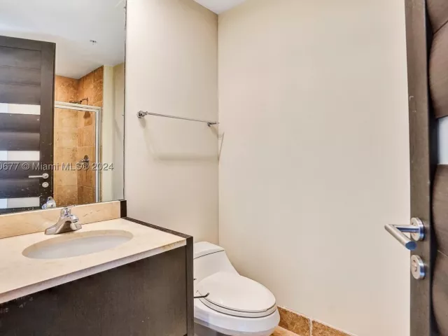 3-bedroom condo for sale in Sunny Isles Beach - 18201 Collins Ave 3404&Cabana - MondialRealty