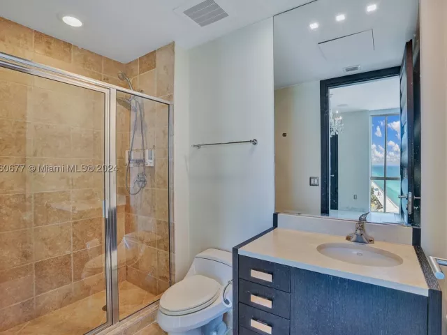 3-bedroom condo for sale in Sunny Isles Beach - 18201 Collins Ave 3404&Cabana - MondialRealty