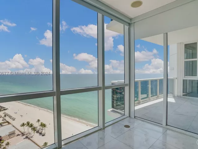 3-bedroom condo for sale in Sunny Isles Beach - 18201 Collins Ave 3404&Cabana - MondialRealty
