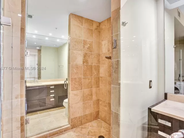 3-bedroom condo for sale in Sunny Isles Beach - 18201 Collins Ave 3404&Cabana - MondialRealty