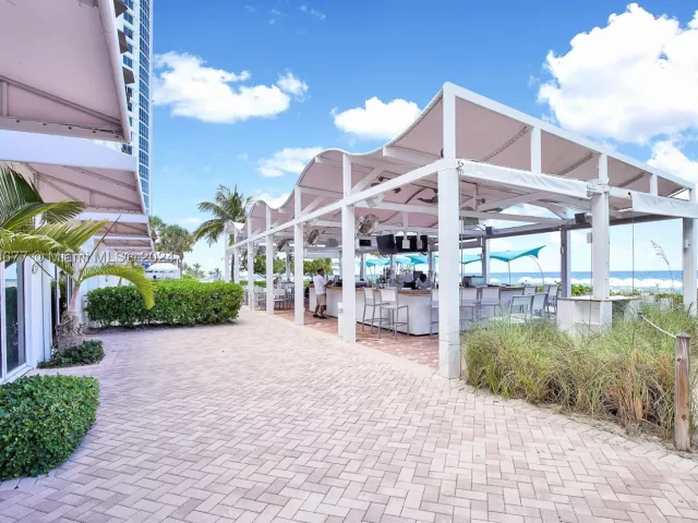 3-bedroom condo for sale in Sunny Isles Beach - 18201 Collins Ave 3404&Cabana - MondialRealty