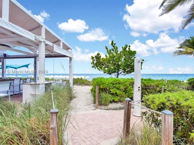 3-bedroom condo for sale in Sunny Isles Beach - 18201 Collins Ave 3404&Cabana - MondialRealty