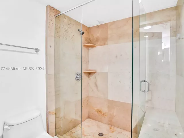 3-bedroom condo for sale in Sunny Isles Beach - 18201 Collins Ave 3404&Cabana - MondialRealty