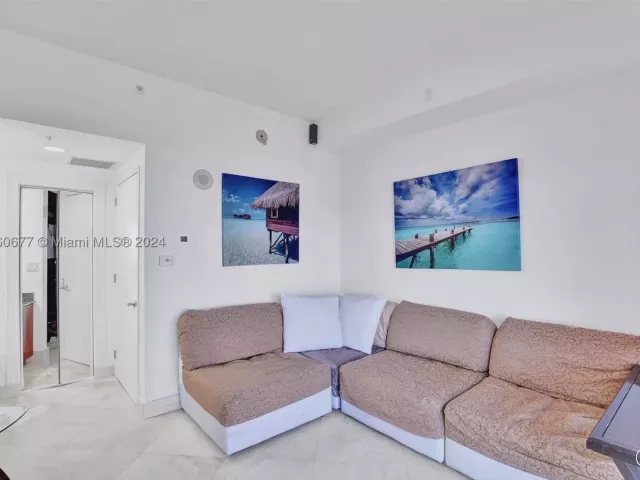 3-bedroom condo for sale in Sunny Isles Beach - 18201 Collins Ave 3404&Cabana - MondialRealty