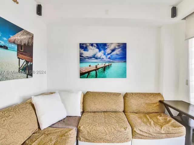 3-bedroom condo for sale in Sunny Isles Beach - 18201 Collins Ave 3404&Cabana - MondialRealty