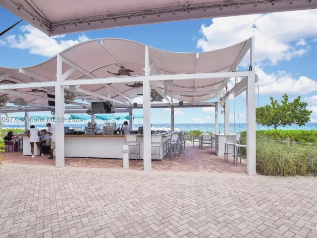3-bedroom condo for sale in Sunny Isles Beach - 18201 Collins Ave 3404&Cabana - MondialRealty