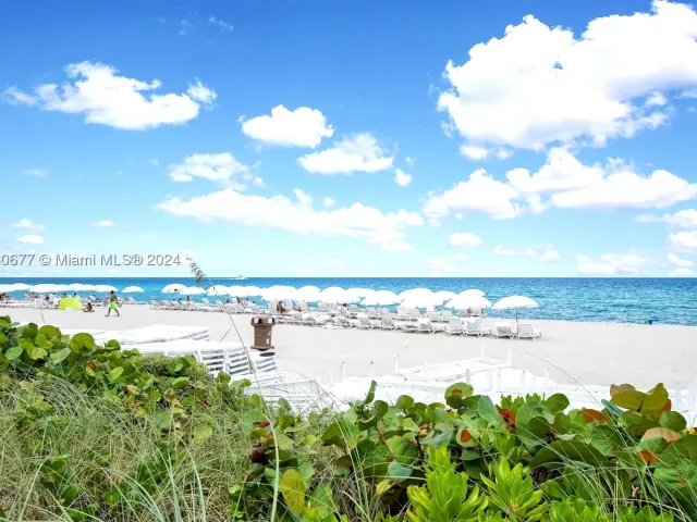 3-bedroom condo for sale in Sunny Isles Beach - 18201 Collins Ave 3404&Cabana - MondialRealty
