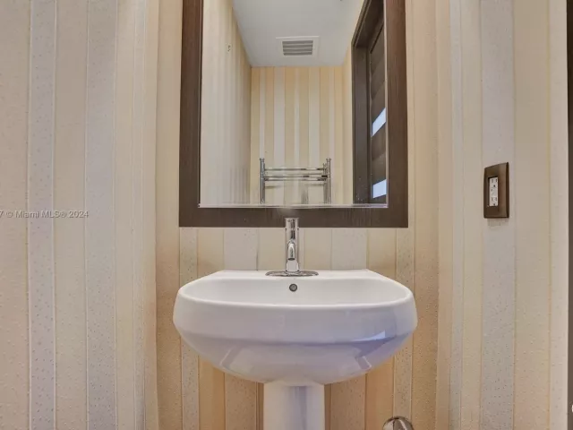 Apartment for sale  Unit #3404&Cabana - photo 5782246