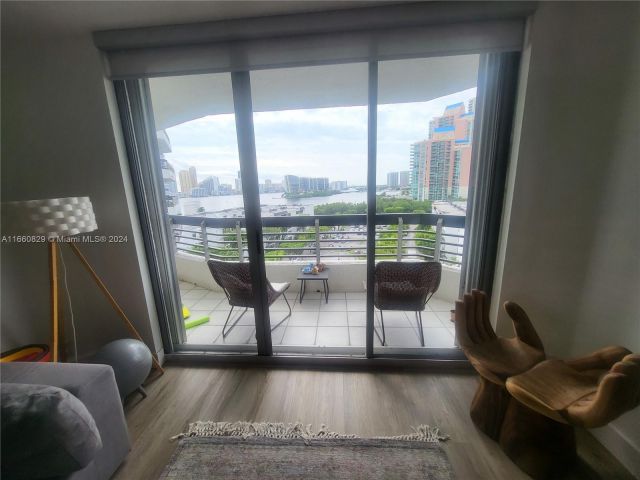 2-bedroom condo for sale in Aventura - 3400 NE 192nd St 903 - MondialRealty