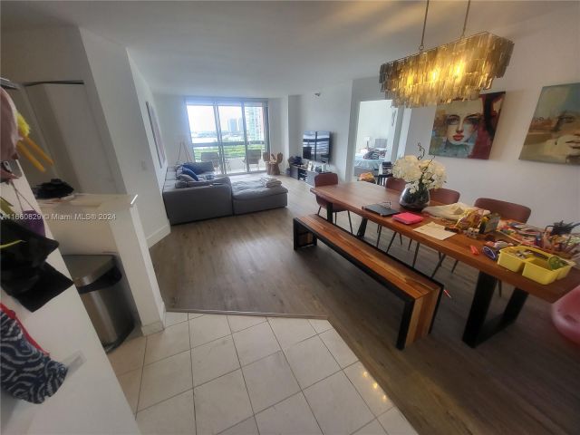 2-bedroom condo for sale in Aventura - 3400 NE 192nd St 903 - MondialRealty