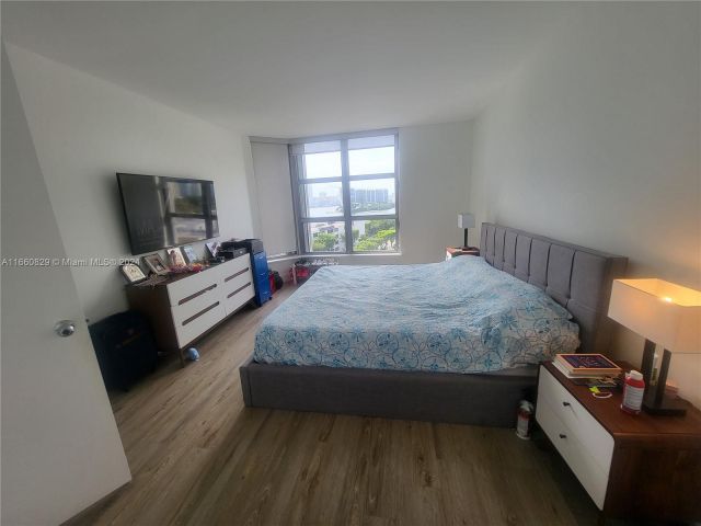 2-bedroom condo for sale in Aventura - 3400 NE 192nd St 903 - MondialRealty