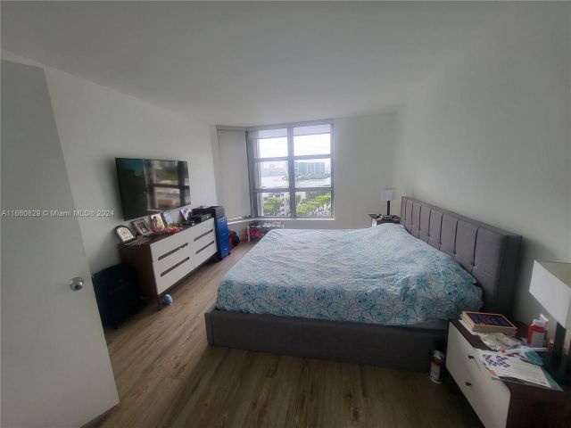 2-bedroom condo for sale in Aventura - 3400 NE 192nd St 903 - MondialRealty