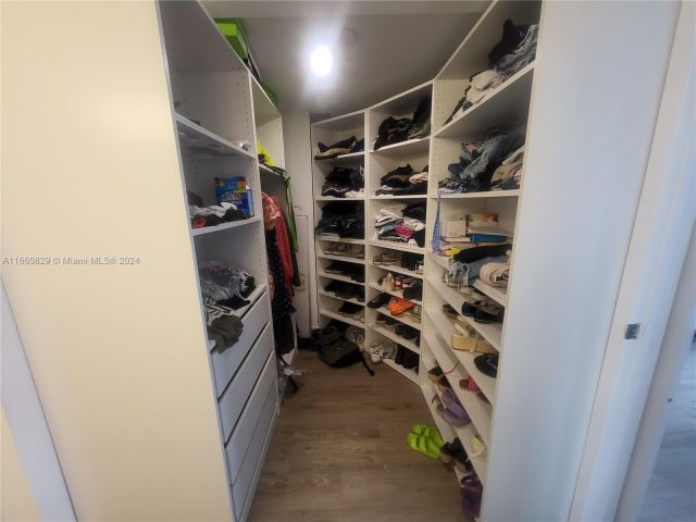 2-bedroom condo for sale in Aventura - 3400 NE 192nd St 903 - MondialRealty