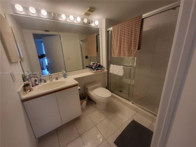 2-bedroom condo for sale in Aventura - 3400 NE 192nd St 903 - MondialRealty