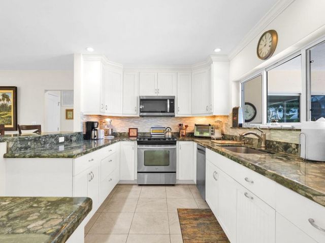 Home for sale at 1336 SW 10th St - photo 6201447