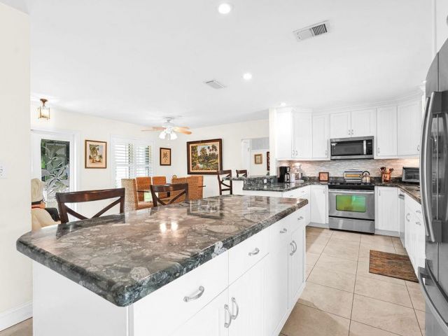 Home for sale at 1336 SW 10th St - photo 6201448