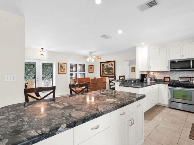 Home for sale at 1336 SW 10th St - photo 6201450