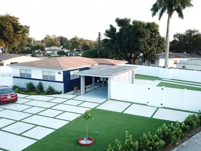 Home for sale at 3240 SW 17th Street - photo 6249444