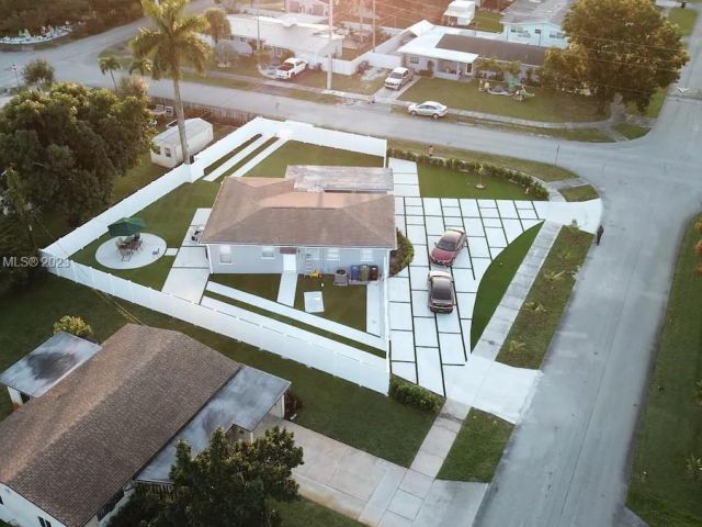 Home for sale at 3240 SW 17th Street - photo 6249446