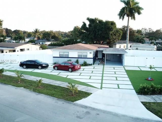 Home for sale at 3240 SW 17th Street - photo 6249447