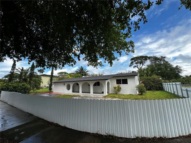 Home for sale at 1805 NW 175th St - photo 5694927