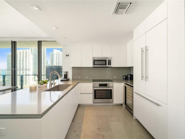 Apartment for sale  Unit #1201 - photo 5608377