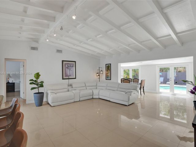 Home for sale at 1910 N Hibiscus Dr - photo 5536720