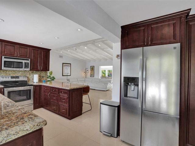 Home for sale at 1910 N Hibiscus Dr - photo 5536722