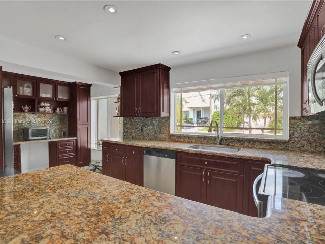 Home for sale at 1910 N Hibiscus Dr - photo 5536726