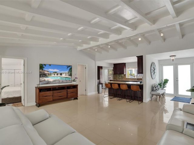 Home for sale at 1910 N Hibiscus Dr - photo 5536727