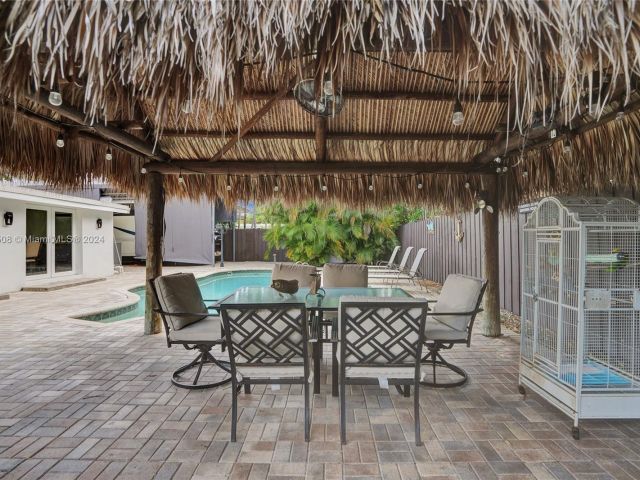 Home for sale at 1910 N Hibiscus Dr - photo 5536730