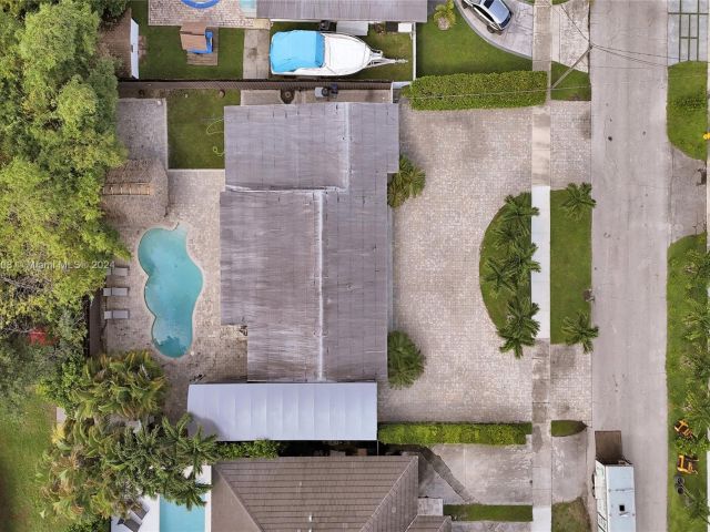 Home for sale at 1910 N Hibiscus Dr - photo 5536731