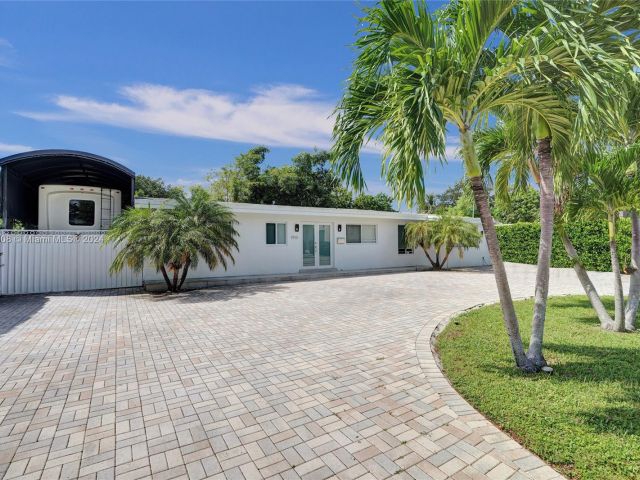 Home for sale at 1910 N Hibiscus Dr - photo 5536733