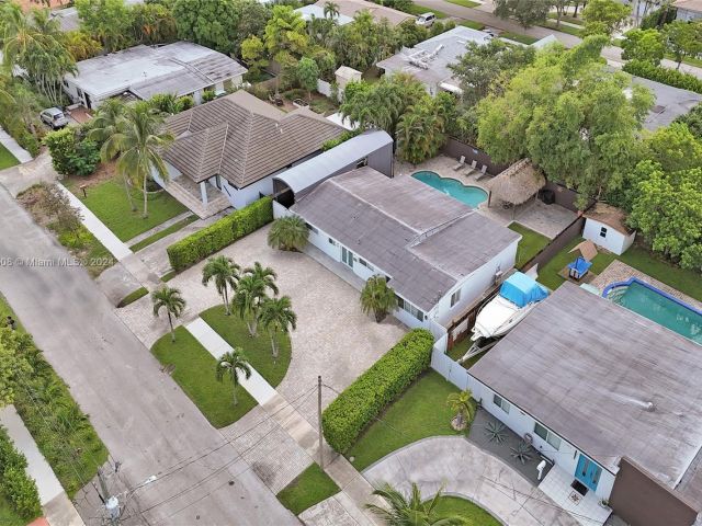 Home for sale at 1910 N Hibiscus Dr - photo 5536734