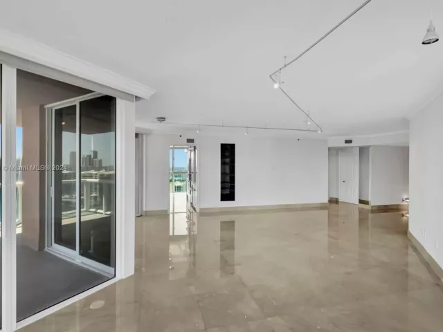 Apartment for sale  Unit #2708 - photo 5687027