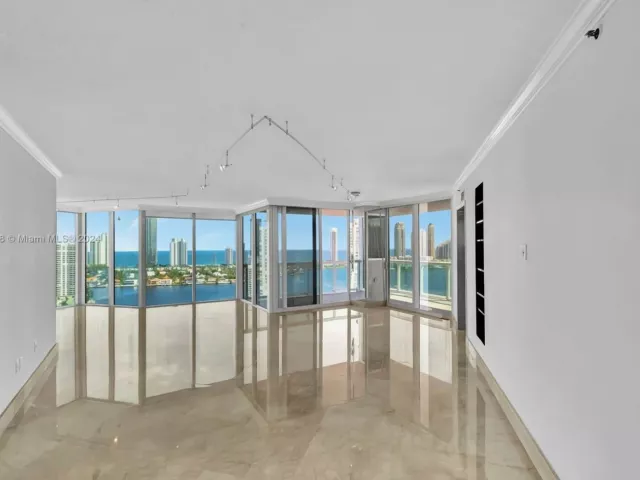 Apartment for sale  Unit #2708 - photo 5687031