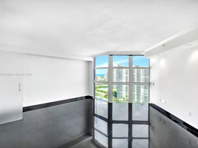 Apartment for sale  Unit #2708 - photo 5687015