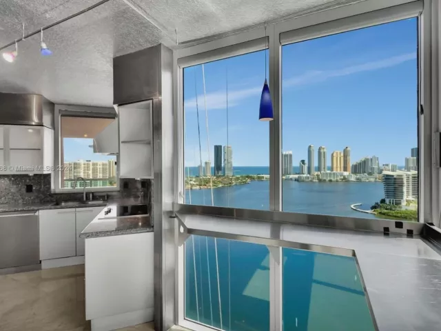 Apartment for sale  Unit #2708 - photo 5687018