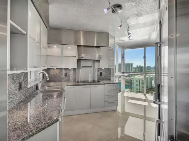 Apartment for sale  Unit #2708 - photo 5687020