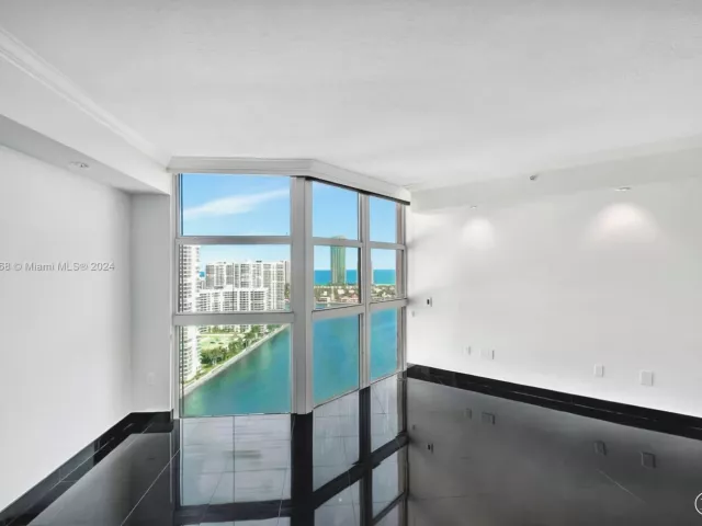 Apartment for sale  Unit #2708 - photo 5687014