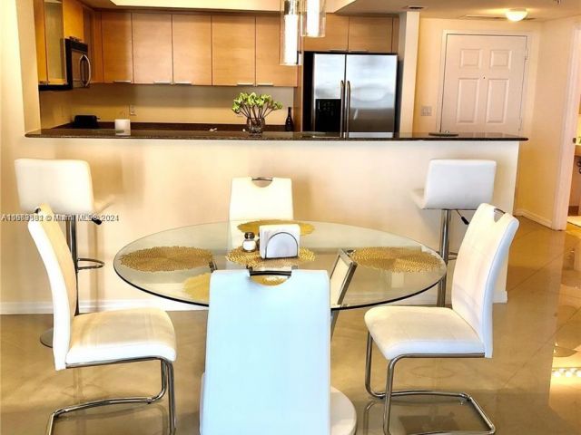 Apartment for sale  Unit #1705 - photo 5922157